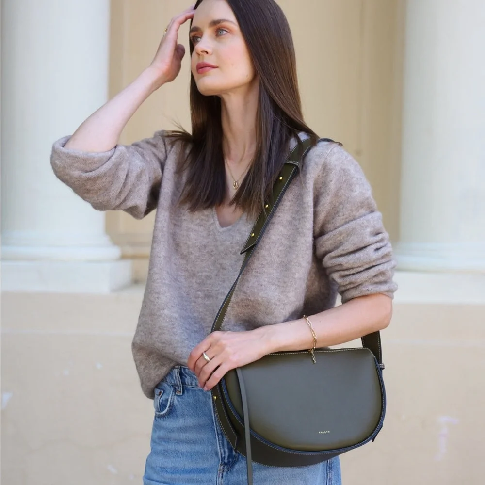 ELARA CONVERTIBLE BAG —Olive Green. - Picture 3 of 14
